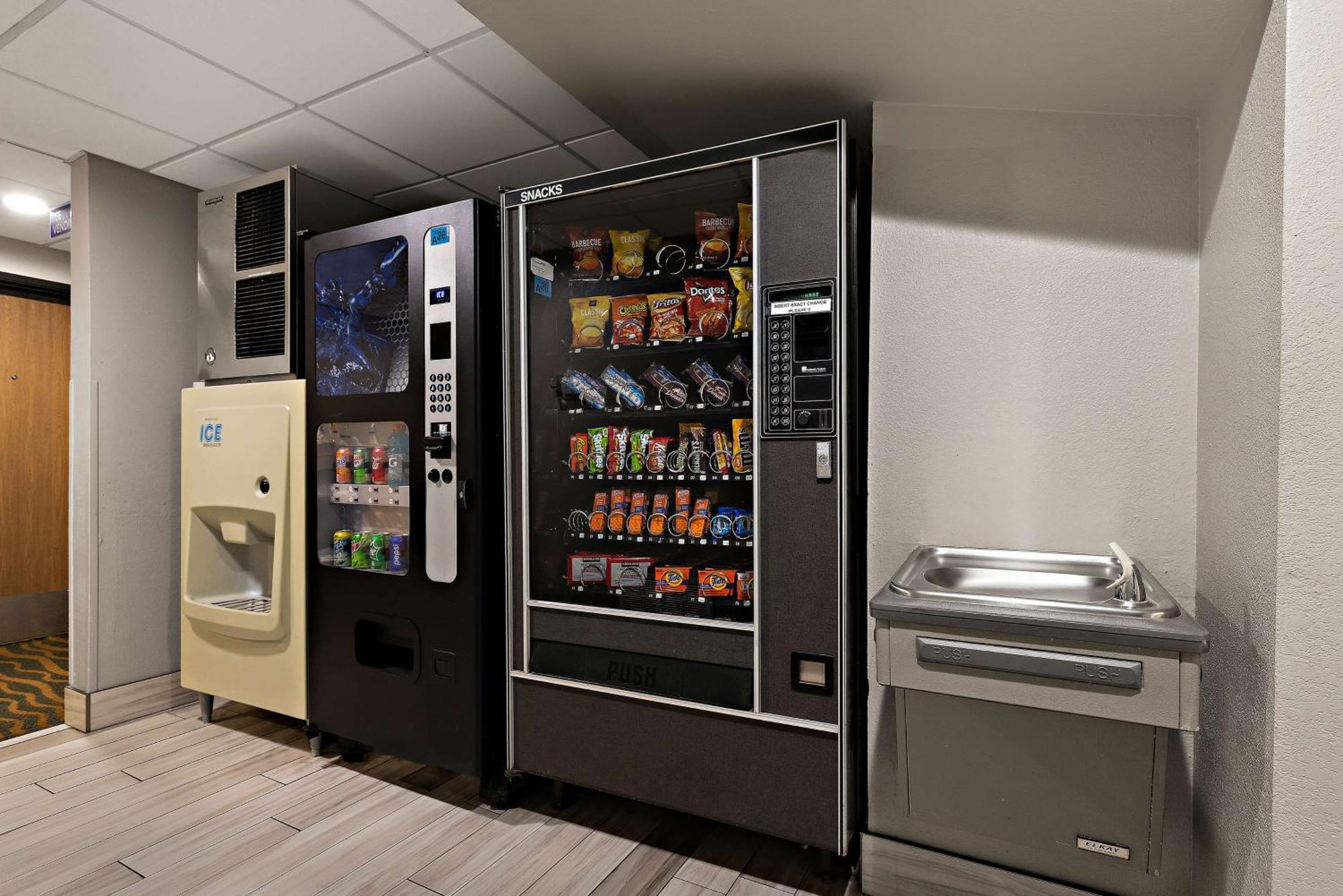 Surestay Plus Hotel By Best Western Tulsa East Buitenkant foto