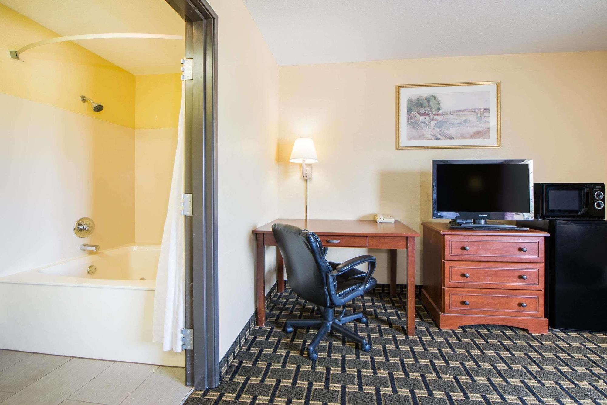 Surestay Plus Hotel By Best Western Tulsa East Buitenkant foto