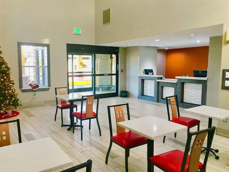 Surestay Plus Hotel By Best Western Tulsa East Buitenkant foto